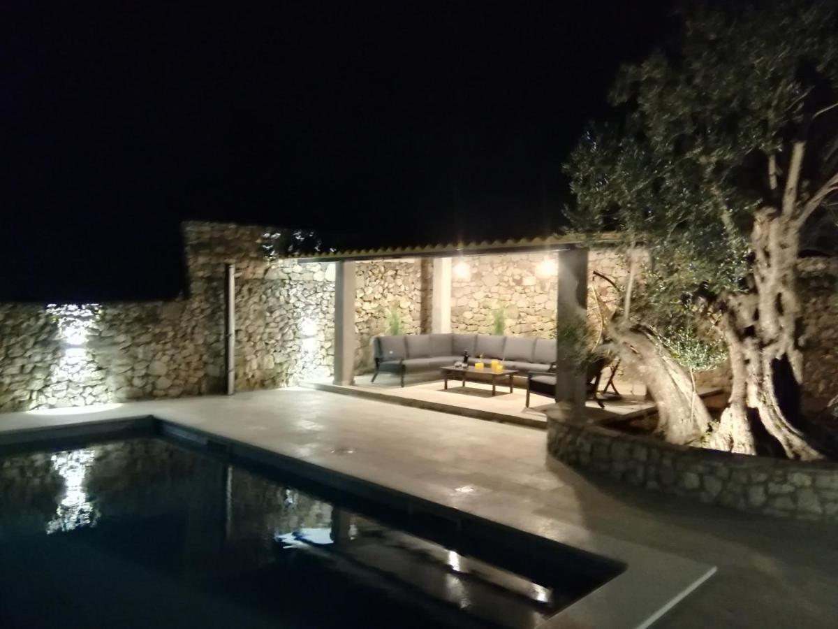 Вилла Olive Tree - House With Pool Винишче Экстерьер фото