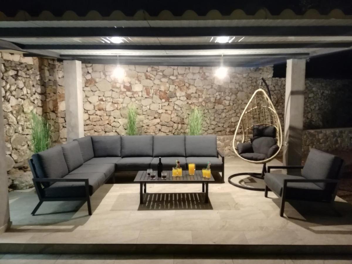 Вилла Olive Tree - House With Pool Винишче Экстерьер фото