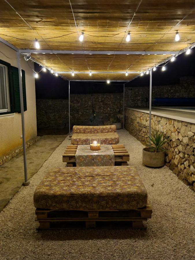 Вилла Olive Tree - House With Pool Винишче Экстерьер фото